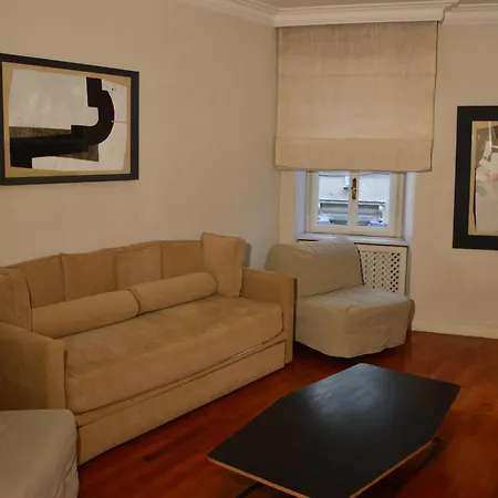 Love Nest In The Heart Of * Rome